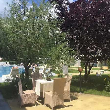 アパート Oasis And