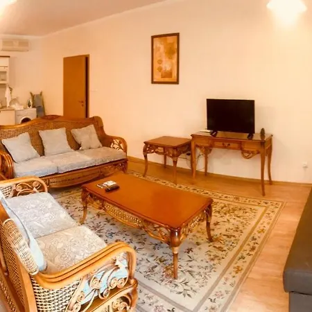 Oasis And アパート ラヴダ