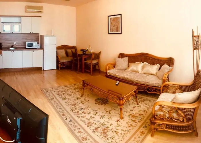 Oasis And Апартамент Равда