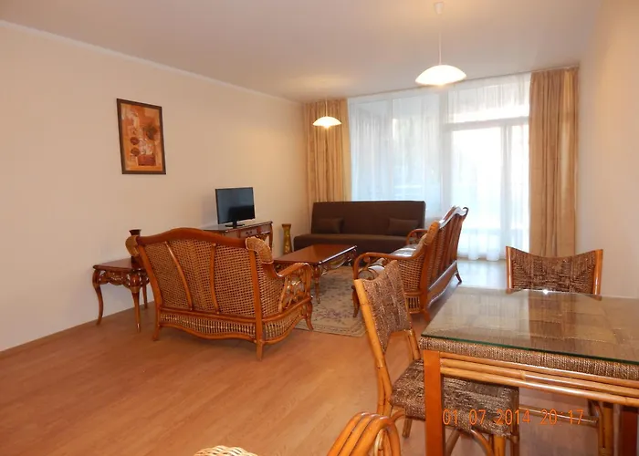 Oasis And דירה רבדה